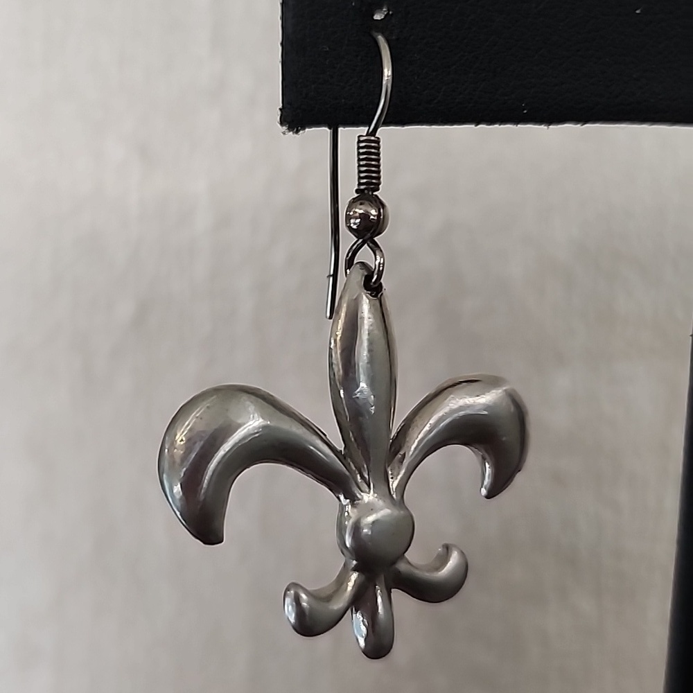 Silver Steel Fleur-de-Lis Dangling Hook Earrings Hand Crafted - Picture 3 of 6